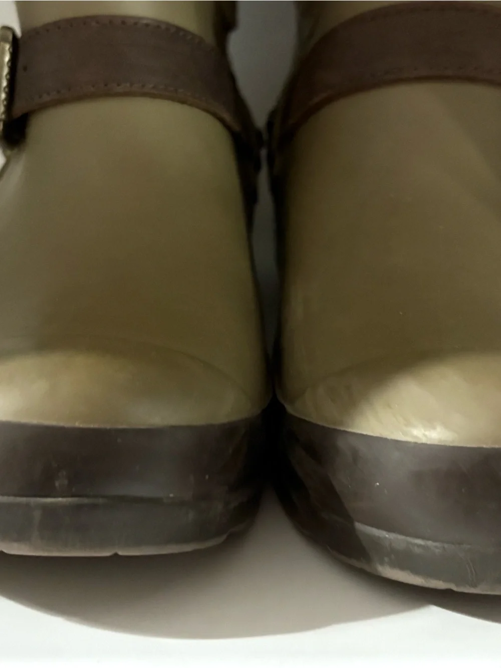 Chic Sperry Olive Colored Quilted Shaft Rain Boots with Buckle Strap Size 8